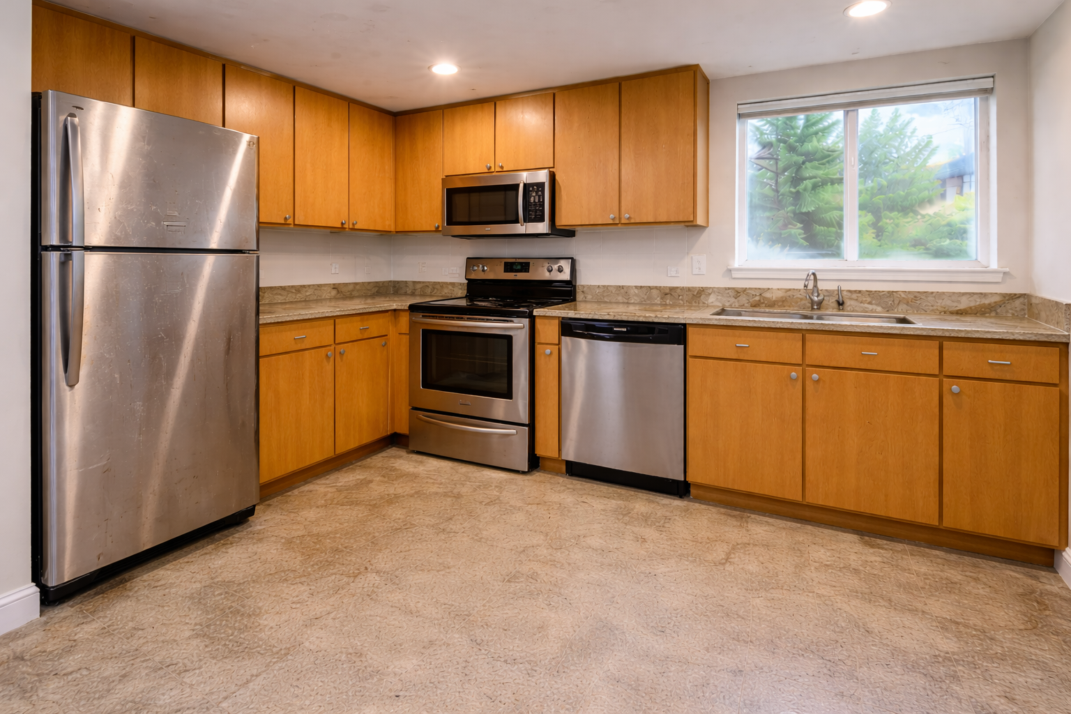Kitchen before apartment turnover